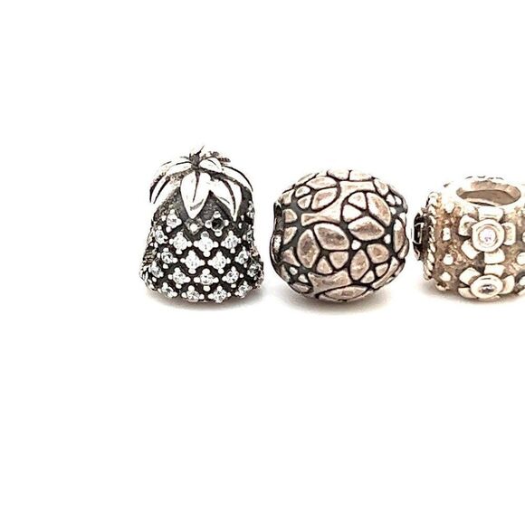 3 Silver Charms - Picture 2 of 4